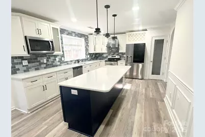 9310 Chastain Walk Drive, Charlotte, NC 28216 - Photo 3