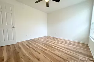 9310 Chastain Walk Dr, Charlotte, NC 28216 - Photo 21