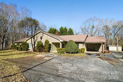 1015 Elizabeth Drive, Dallas, NC 28034 - Photo 1