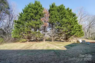 1015 Elizabeth Dr, Dallas, NC 28034 - Photo 7