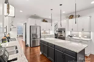 12615 Old Westbury Dr, Cornelius, NC 28031 - Photo 3