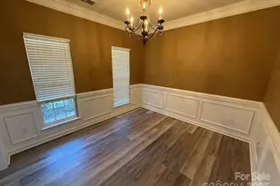 11042 Carver Pond Rd, Charlotte, NC 28269 - Photo 3