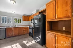 5499 Pembrooke Dr, Granite Falls, NC 28630 - Photo 25