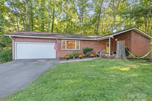 120 Pleasant Hill Cir, Waynesville, NC 28786 - Photo 1