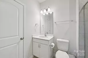 2932 Pirates Pl, Charlotte, NC 28216 - Photo 19