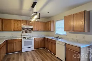 5320 Peach Pl Ln, Charlotte, NC 28216 - Photo 3