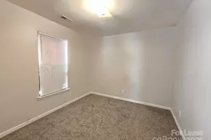 5320 Peach Pl Ln, Charlotte, NC 28216 - Photo 9