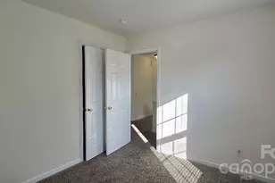 5320 Peach Pl Ln, Charlotte, NC 28216 - Photo 17