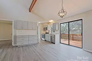 10 New Bern Dr, Fletcher, NC 28732 - Photo 7