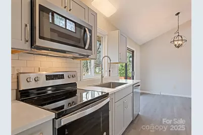 10 New Bern Drive, Fletcher, NC 28732 - Photo 9