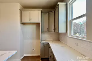 242 Ferebee Pl, Charlotte, NC 28213 - Photo 3