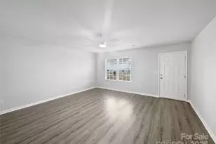 324 Valerie Dr, Lincolnton, NC 28092 - Photo 3