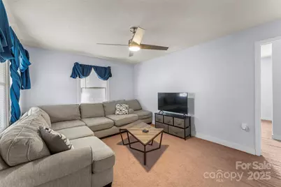 601 W 2nd Street, Cherryville, NC 28021 - Photo 3