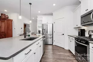 163 Hanks Bluff Dr, Mooresville, NC 28117 - Photo 13