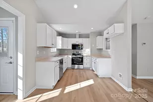 7100 Windsong Way, Wingate, NC 28174 - Photo 9