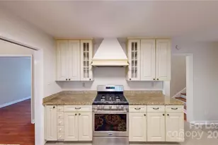 2844 Goneaway Rd, Charlotte, NC 28210 - Photo 7