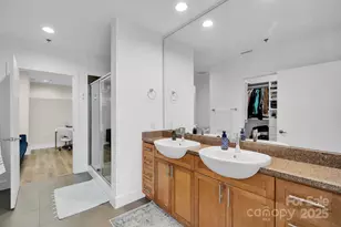 333 W Trade St, Charlotte, NC 28202 - Photo 13