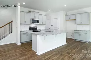 2054 10th St SE, Hickory, NC 28602 - Photo 3