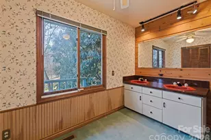 1350 Davis Mountain Rd, Hendersonville, NC 28739 - Photo 25