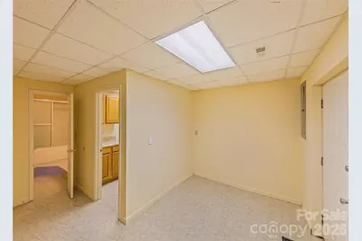 1350 Davis Mountain Road, Hendersonville, NC 28739 - Photo 35