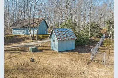 1350 Davis Mountain Road, Hendersonville, NC 28739 - Photo 47