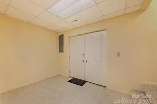 1350 Davis Mountain Rd, Hendersonville, NC 28739 - Photo 35