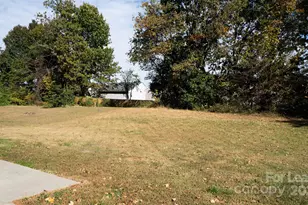 2219 Heather Glen Ln, Charlotte, NC 28208 - Photo 3