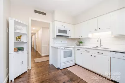 4527 Gaynor Road #303, Charlotte, NC 28211 - Photo 5