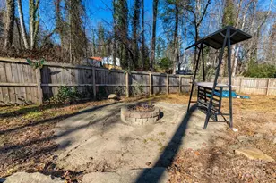 1226 Pinebrook Cir, Hendersonville, NC 28739 - Photo 25