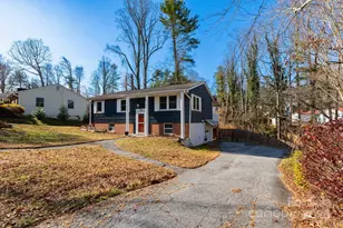 1226 Pinebrook Cir, Hendersonville, NC 28739 - Photo 21