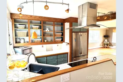 114 Broadway Avenue, Tryon, NC 28782 - Photo 9