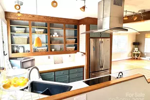 114 Broadway Ave, Tryon, NC 28782 - Photo 9