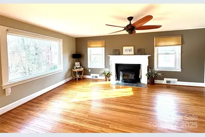 114 Broadway Avenue, Tryon, NC 28782 - Photo 11