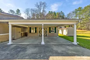 422 Battle Creek Rd, Horse Shoe, NC 28742 - Photo 5