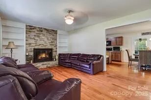 1059 Fairway Dr, Newton, NC 28658 - Photo 3