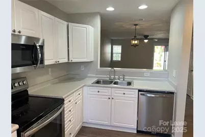 6075 Cougar Lane, Charlotte, NC 28269 - Photo 5