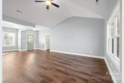 915 Brookwood Court, Statesville, NC 28677 - Photo 9