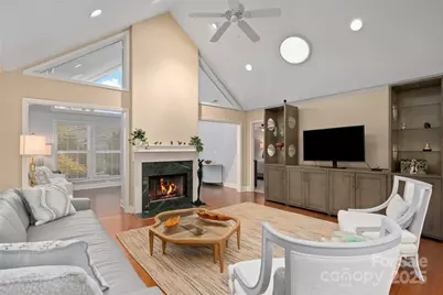 54 Lake Pointe Circle, Hendersonville, NC 28792 - Photo 7