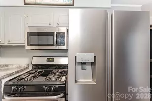 708 Noles Dr, Mount Holly, NC 28120 - Photo 3