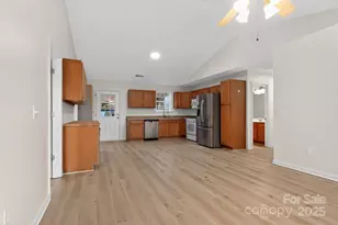 768 Cannonsburg Dr, Duncan, SC 29334 - Photo 9