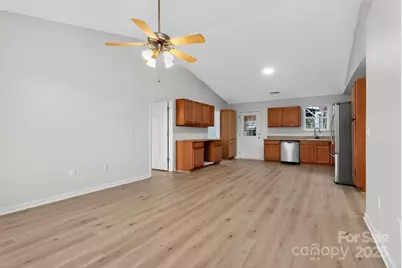 768 Cannonsburg Drive, Duncan, SC 29334 - Photo 3