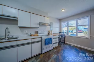 43 Hollybrook Dr, Asheville, NC 28803 - Photo 17