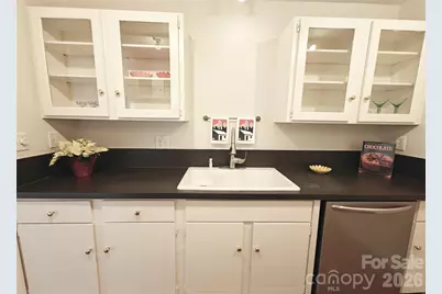 1323 Queens Road #321, Charlotte, NC 28207 - Photo 5