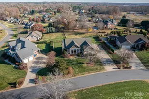 2616 Nicklaus Ct NE, Conover, NC 28613 - Photo 3