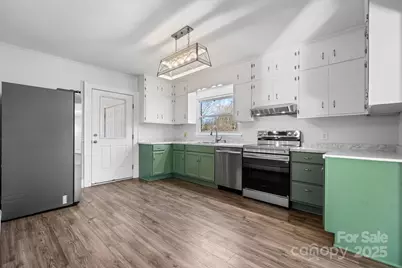 313 17th Street NW, Hickory, NC 28601 - Photo 9