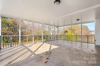 313 17th Street NW, Hickory, NC 28601 - Photo 17