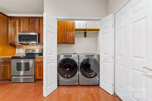 10100 Dominion Village Dr, Charlotte, NC 28269 - Photo 15