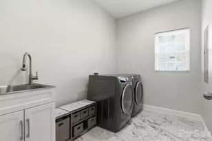 3211 Oakdale Rd, Charlotte, NC 28216 - Photo 21