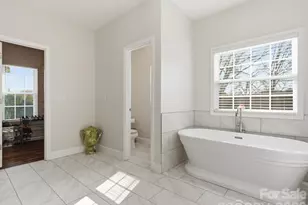 3211 Oakdale Rd, Charlotte, NC 28216 - Photo 25