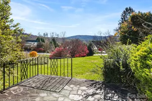 110 Yardley Ct, Hendersonville, NC 28739 - Photo 3